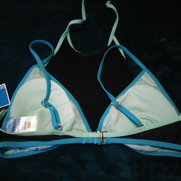 Swimsuit - Picture 6 of 7